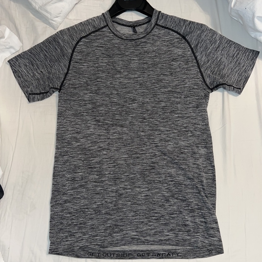 Lululemon active shirt